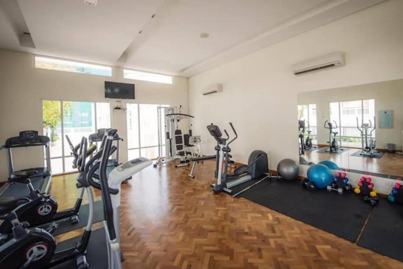 Tree Premier Suite Strait Quay Luxury Marina Suite Tanjung Tokong Esterno foto
