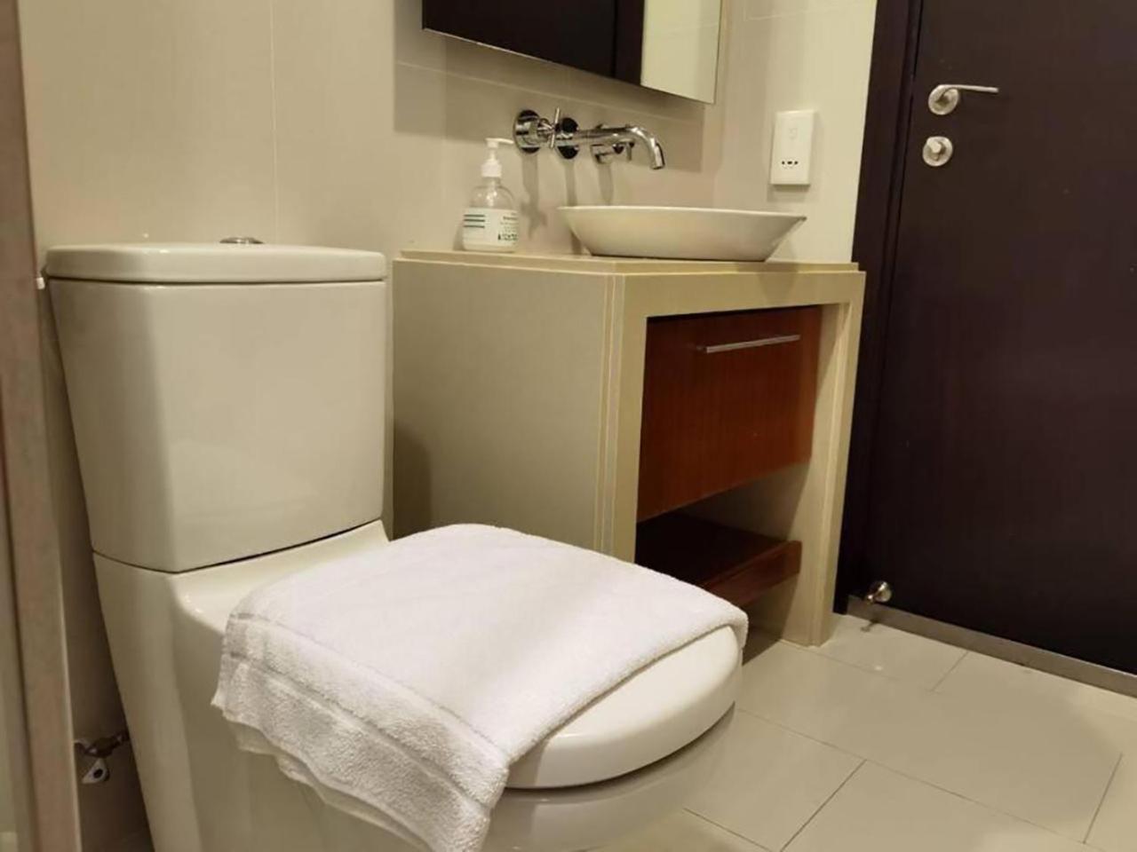 Tree Premier Suite Strait Quay Luxury Marina Suite Tanjung Tokong Esterno foto