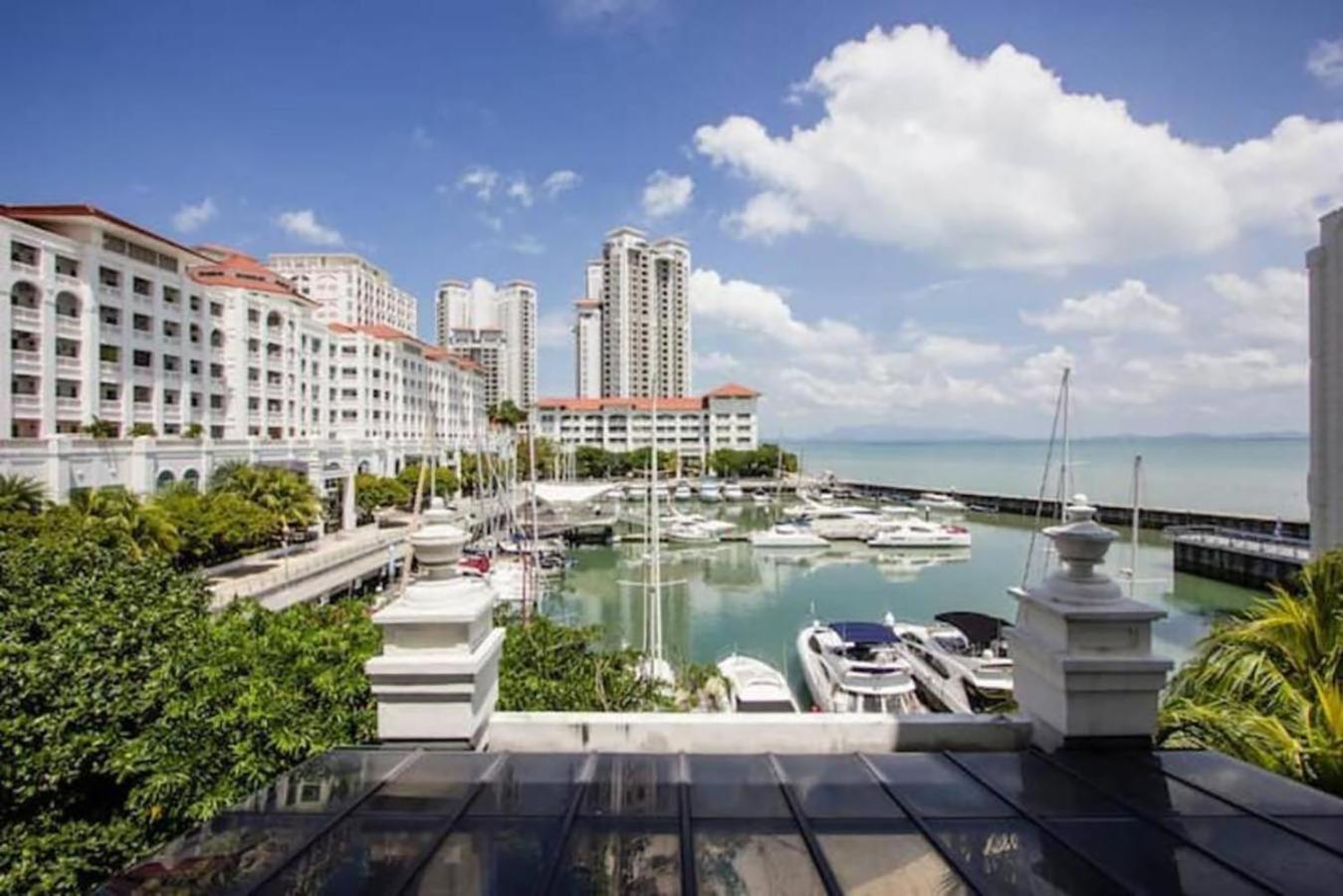 Tree Premier Suite Strait Quay Luxury Marina Suite Tanjung Tokong Esterno foto