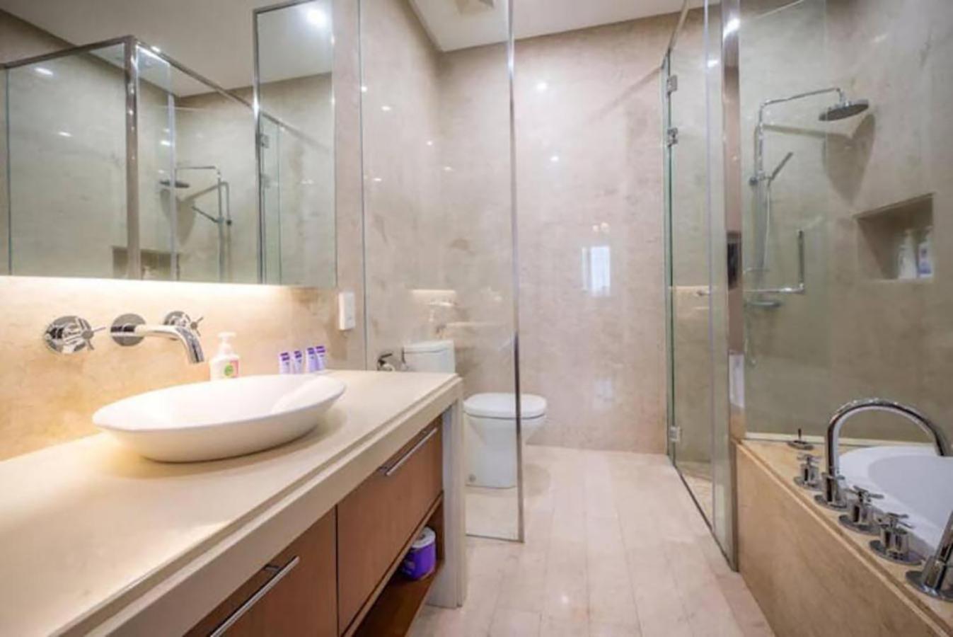 Tree Premier Suite Strait Quay Luxury Marina Suite Tanjung Tokong Esterno foto